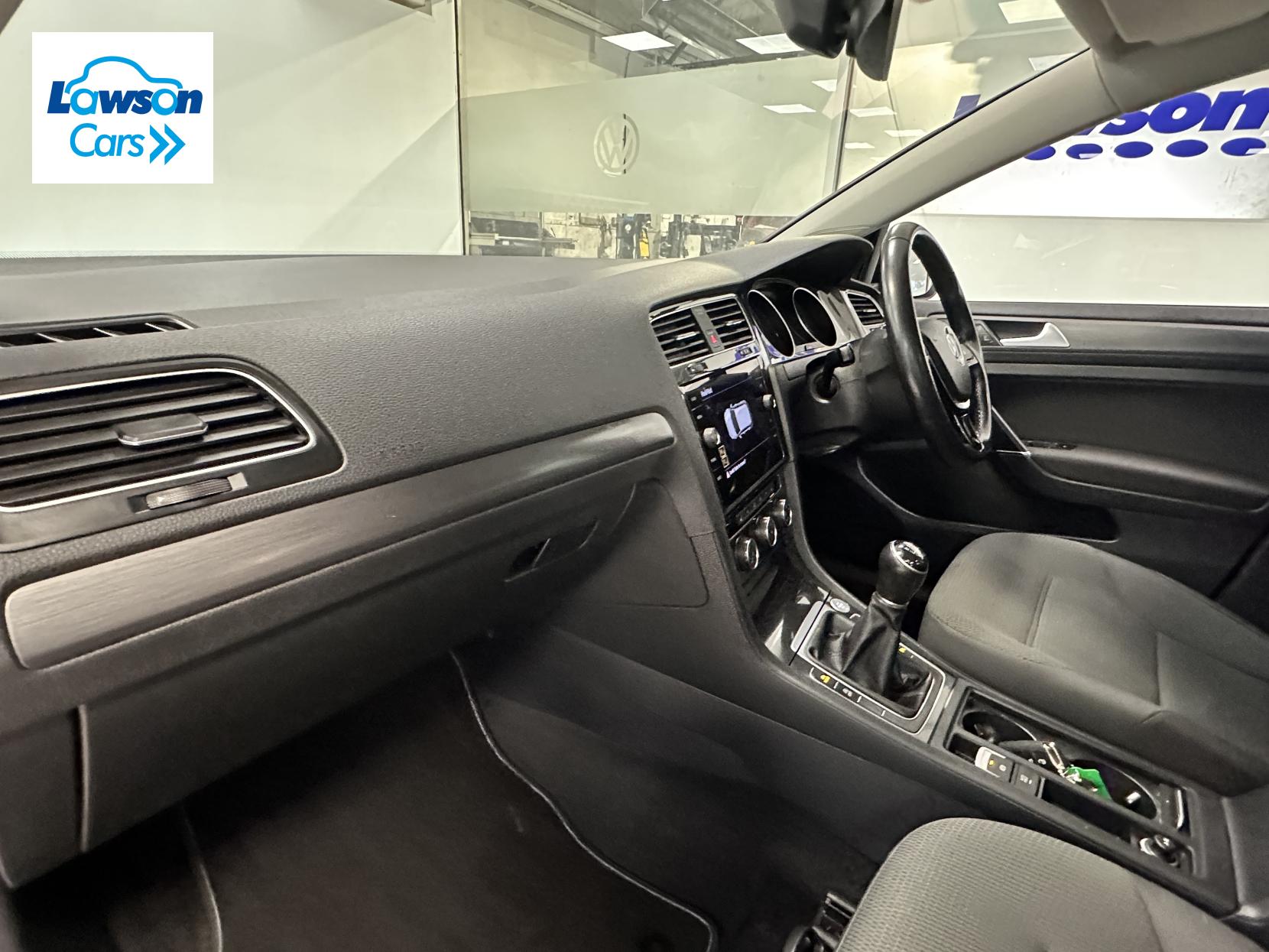 Volkswagen Golf 1.5 TSI EVO SE Nav Hatchback 5dr Petrol Manual Euro 6 (s/s) (130 ps)