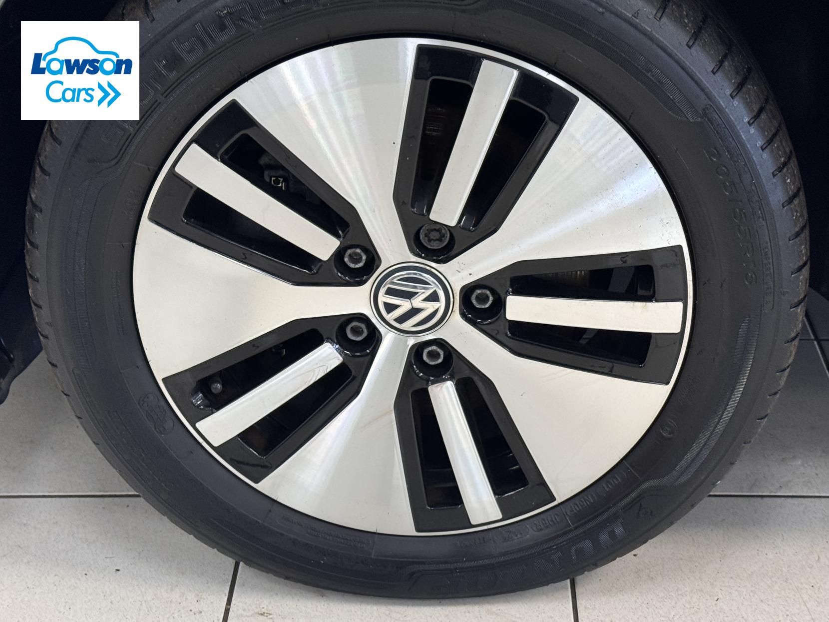 Volkswagen e-Golf 35.8kWh e-Golf Hatchback 5dr Electric Auto (136 ps)