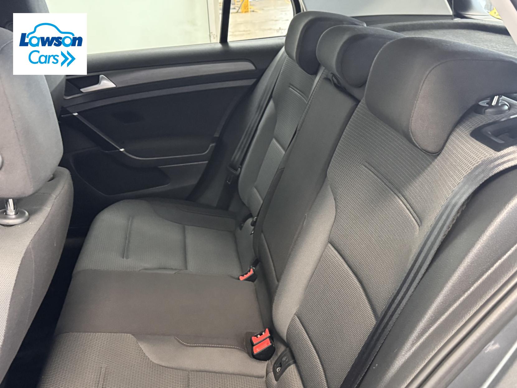 Volkswagen e-Golf 35.8kWh e-Golf Hatchback 5dr Electric Auto (136 ps)