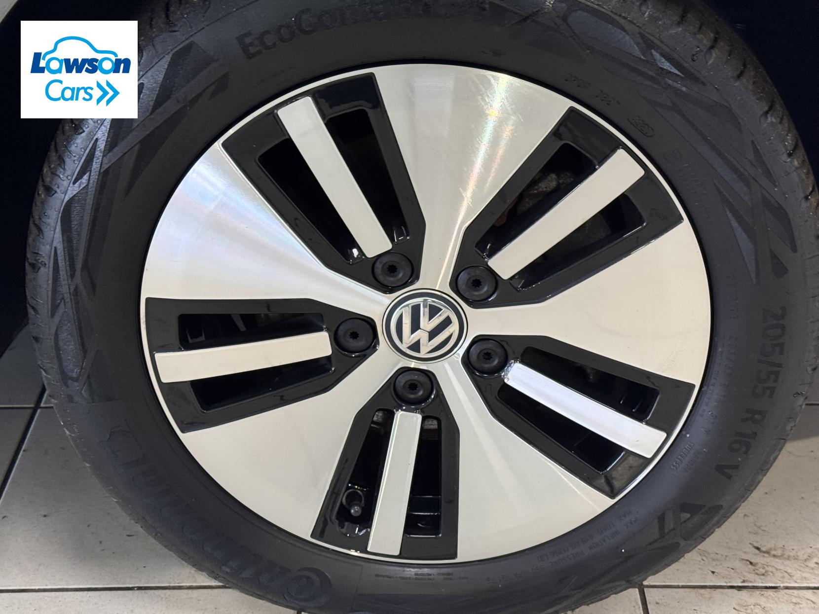 Volkswagen e-Golf 35.8kWh e-Golf Hatchback 5dr Electric Auto (136 ps)