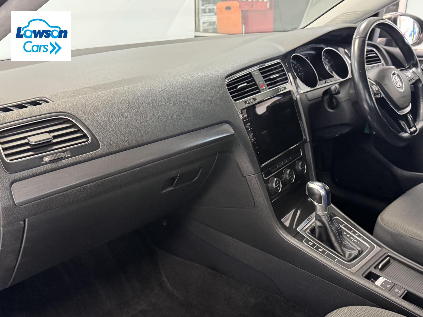 Volkswagen e-Golf 35.8kWh e-Golf Hatchback 5dr Electric Auto (136 ps)