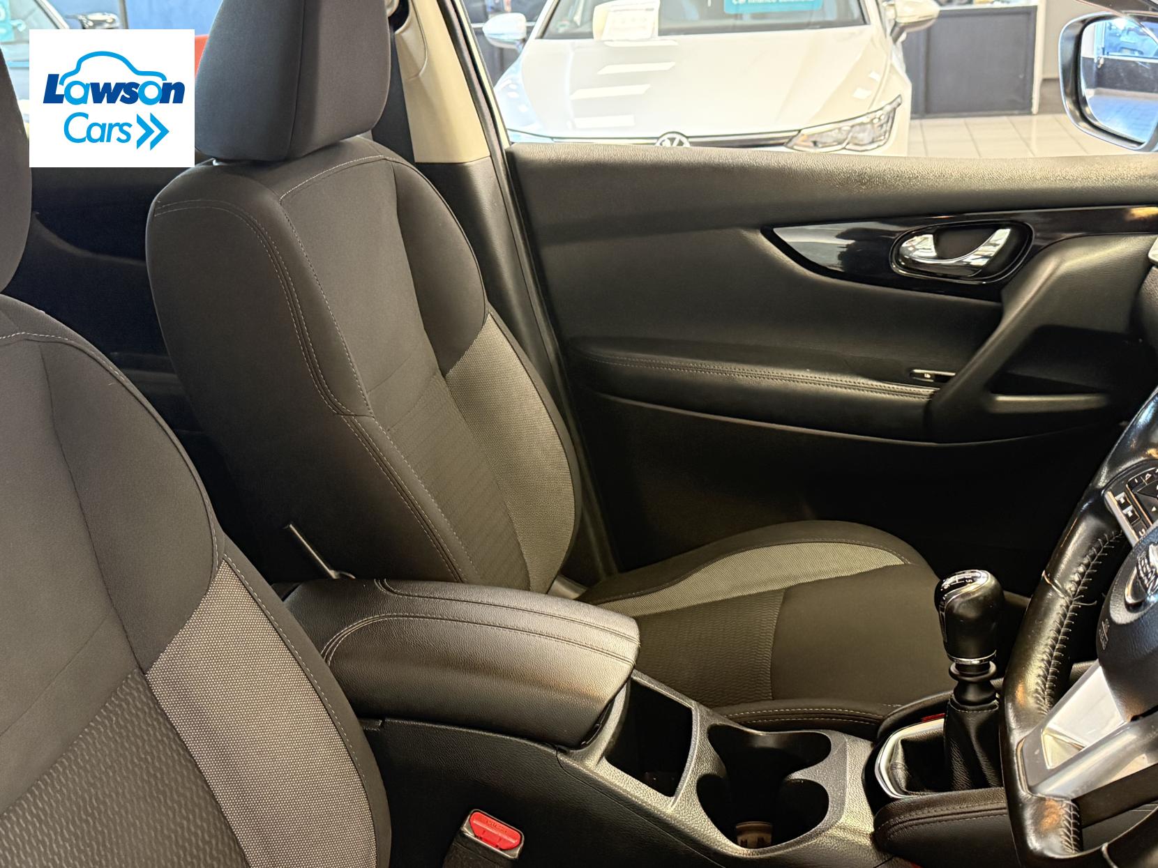 Nissan Qashqai 1.5 dCi Acenta Premium SUV 5dr Diesel Manual Euro 6 (s/s) (115 ps)