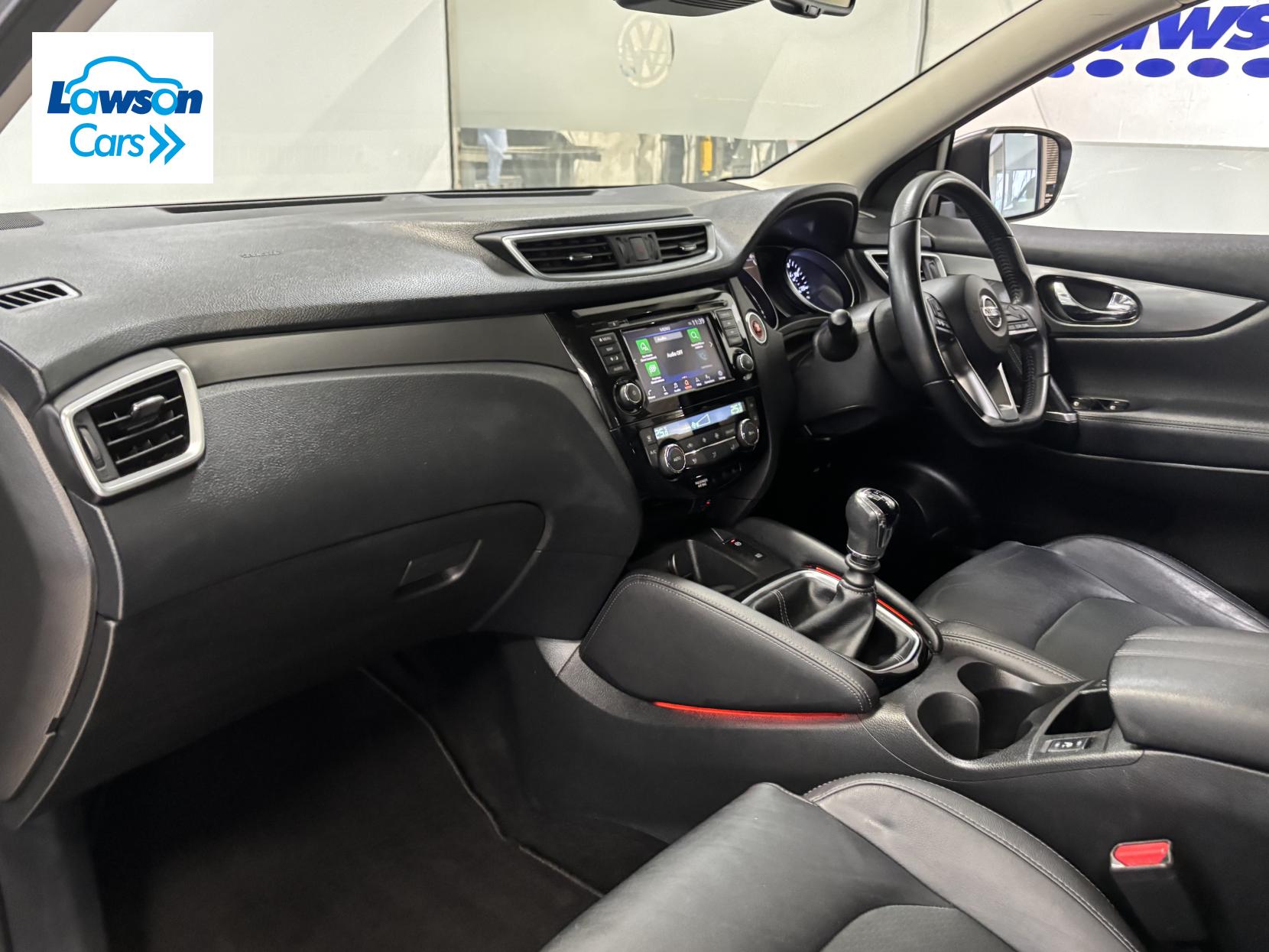 Nissan Qashqai 1.3 DIG-T Tekna SUV 5dr Petrol Manual Euro 6 (s/s) (140 ps)