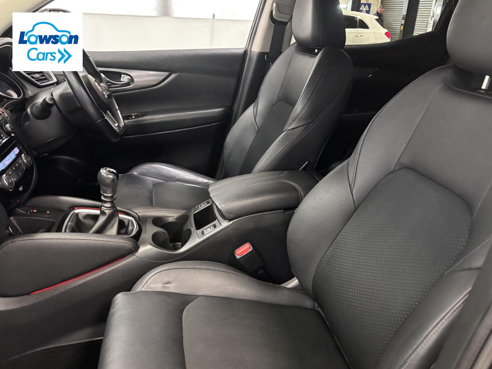 Nissan Qashqai 1.3 DIG-T Tekna SUV 5dr Petrol Manual Euro 6 (s/s) (140 ps)