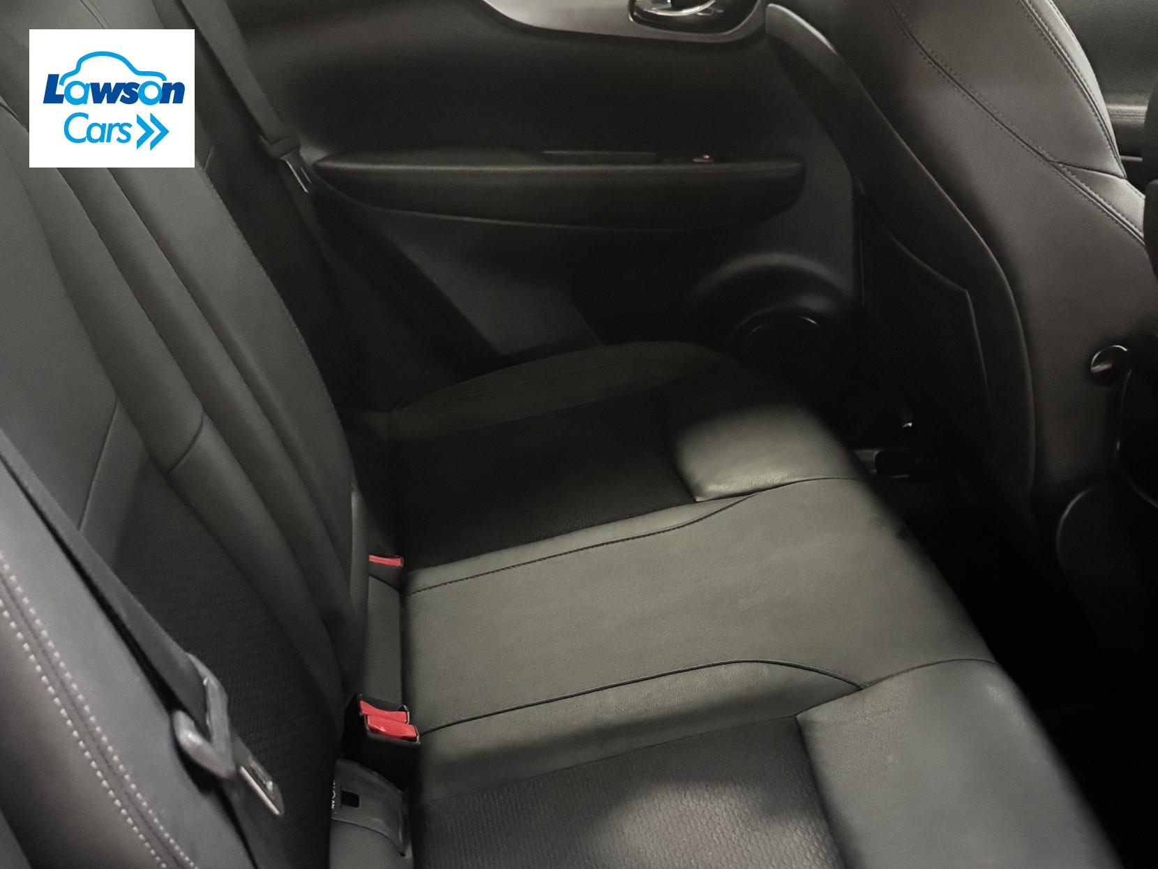 Nissan Qashqai 1.3 DIG-T Tekna SUV 5dr Petrol Manual Euro 6 (s/s) (140 ps)