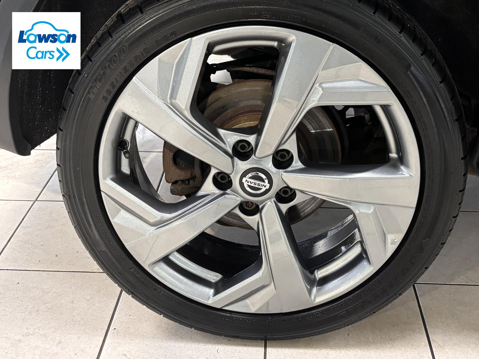 Nissan Qashqai 1.3 DIG-T Tekna SUV 5dr Petrol Manual Euro 6 (s/s) (140 ps)