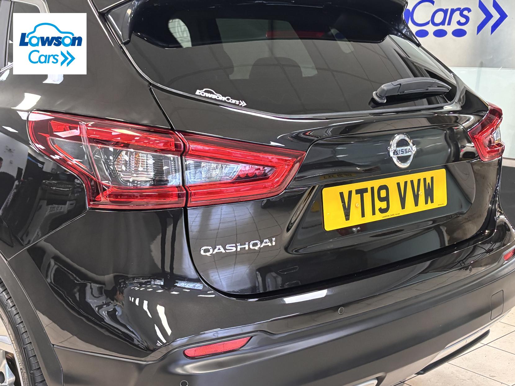 Nissan Qashqai 1.3 DIG-T Tekna SUV 5dr Petrol Manual Euro 6 (s/s) (140 ps)