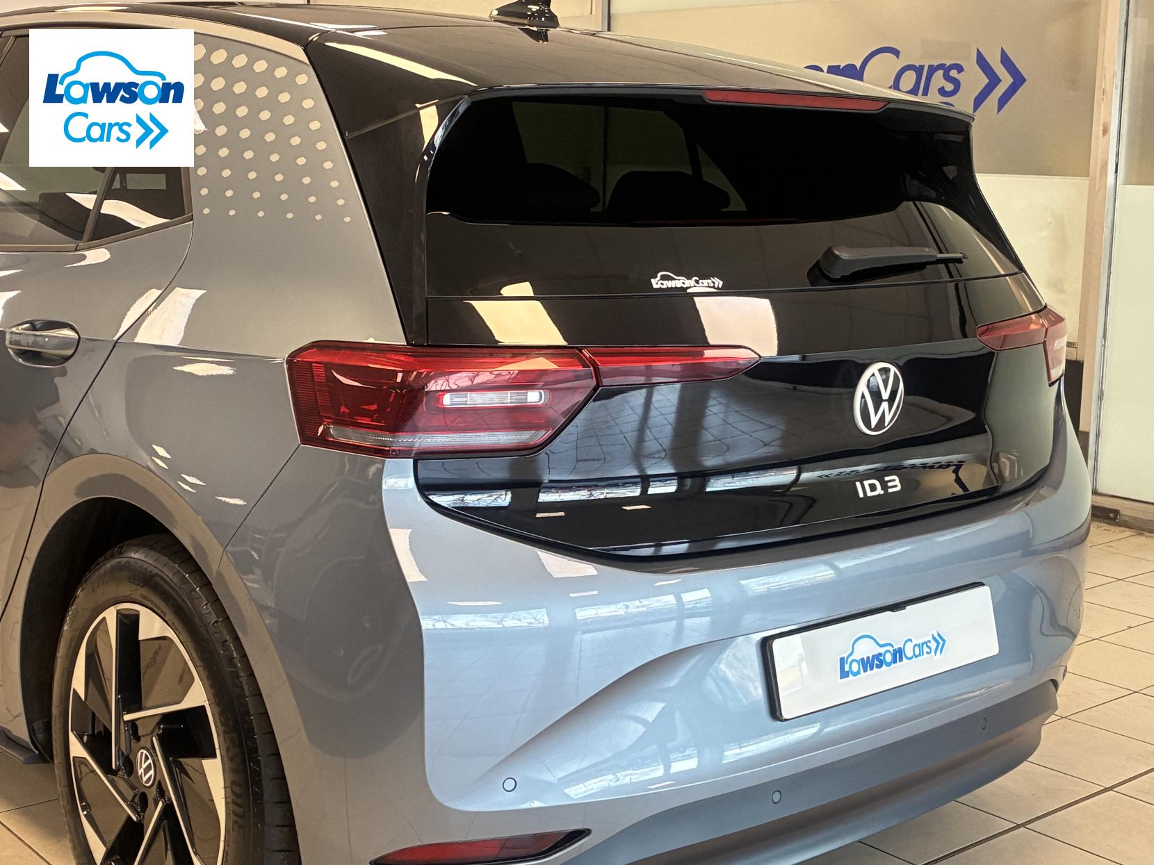 Volkswagen ID.3 Pro 58kWh Family Hatchback 5dr Electric Auto (145 ps)