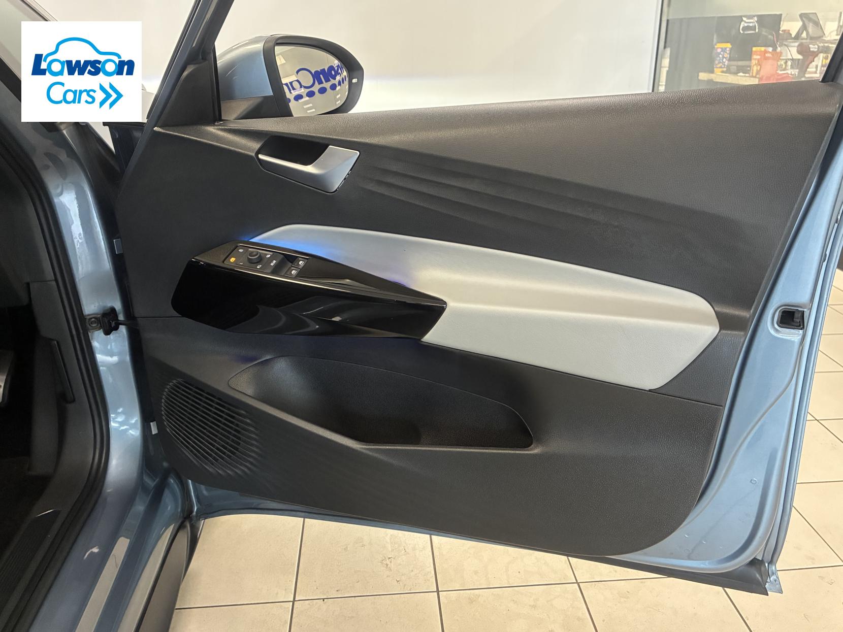 Volkswagen ID.3 Pro 58kWh Family Hatchback 5dr Electric Auto (145 ps)