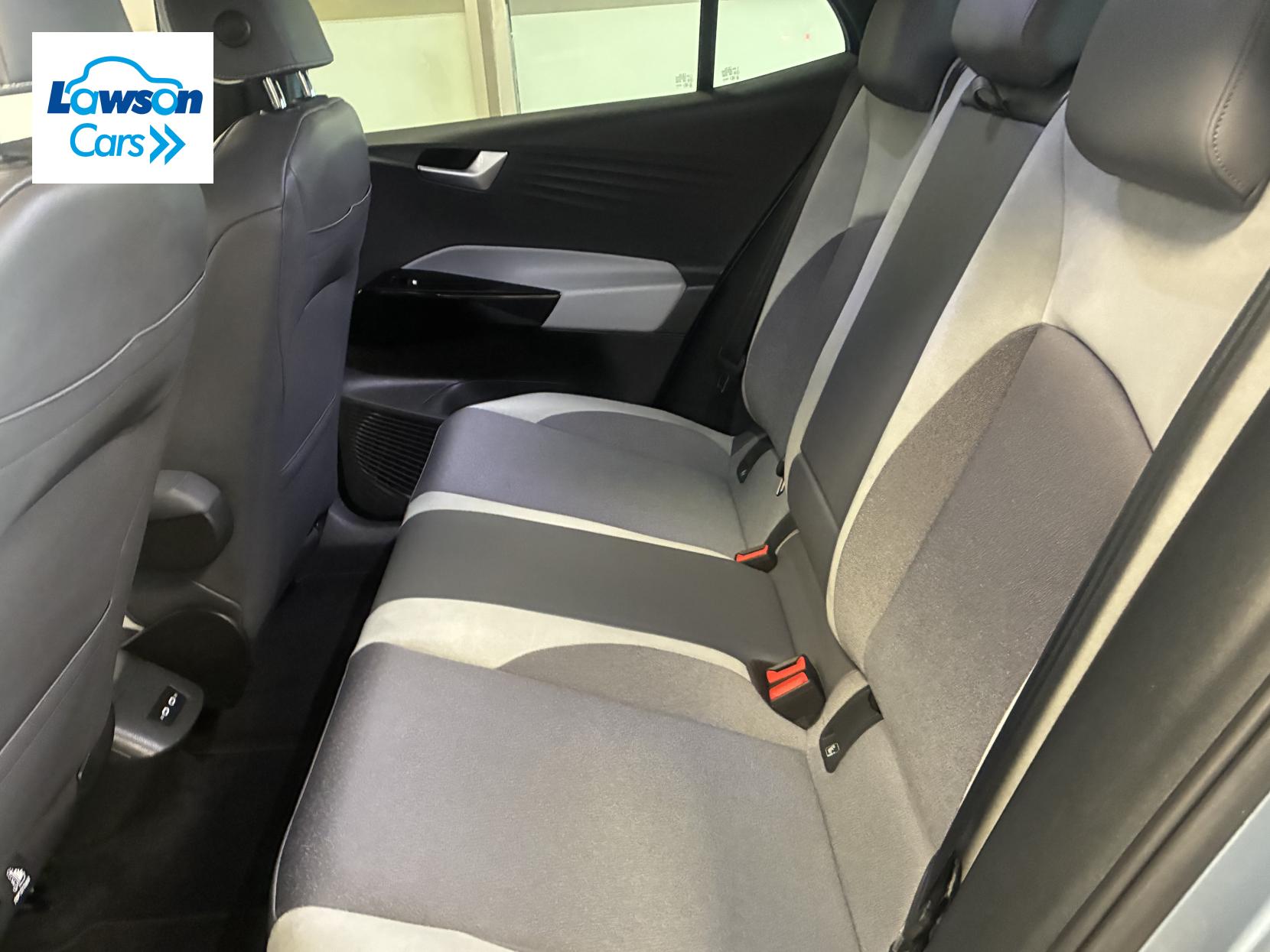 Volkswagen ID.3 Pro 58kWh Family Hatchback 5dr Electric Auto (145 ps)