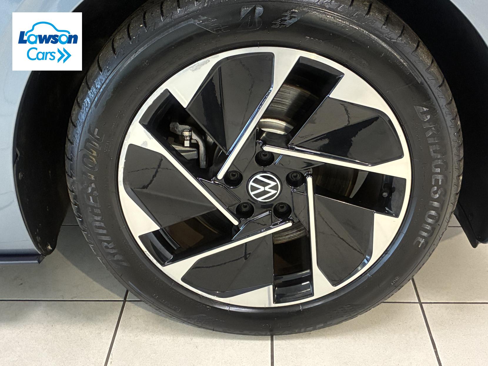 Volkswagen ID.3 Pro 58kWh Family Hatchback 5dr Electric Auto (145 ps)