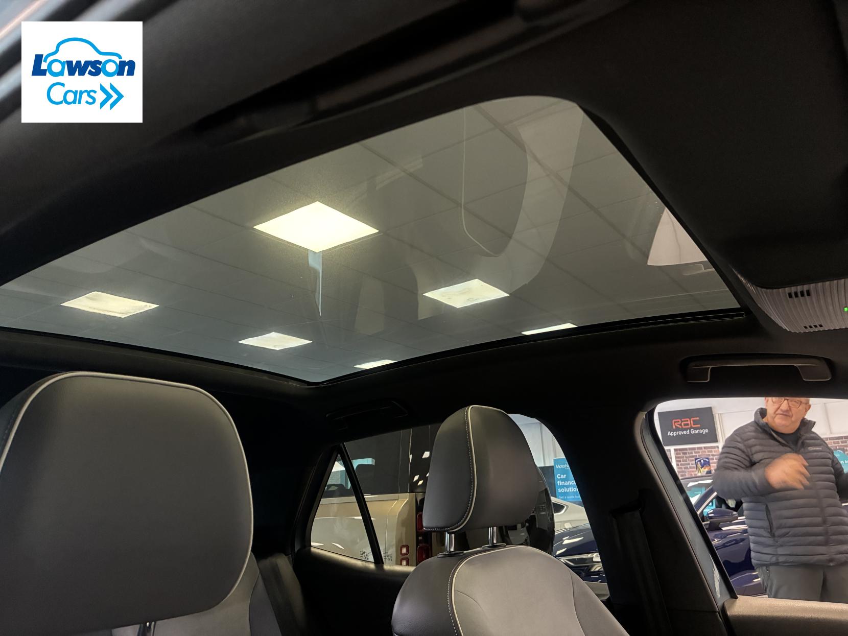 Volkswagen ID.3 Pro 58kWh Family Hatchback 5dr Electric Auto (145 ps)