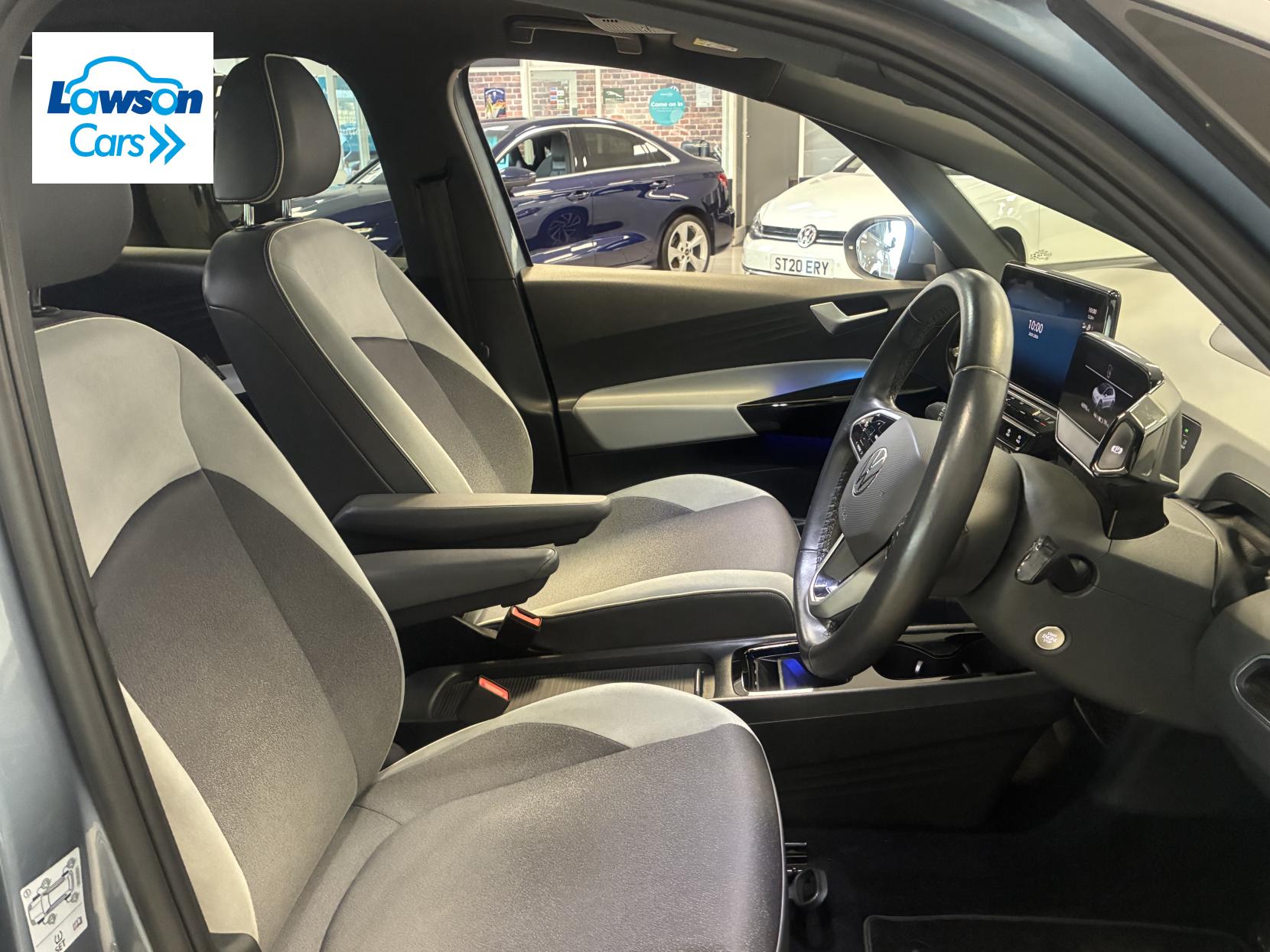 Volkswagen ID.3 Pro 58kWh Family Hatchback 5dr Electric Auto (145 ps)