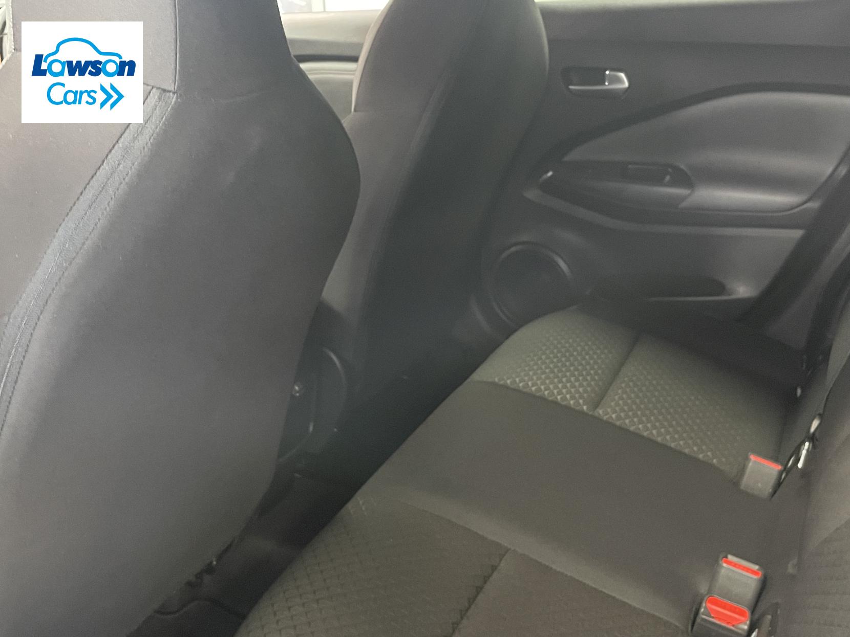 Nissan Juke 1.0 DIG-T N-Connecta SUV 5dr Petrol Manual Euro 6 (s/s) (114 ps)