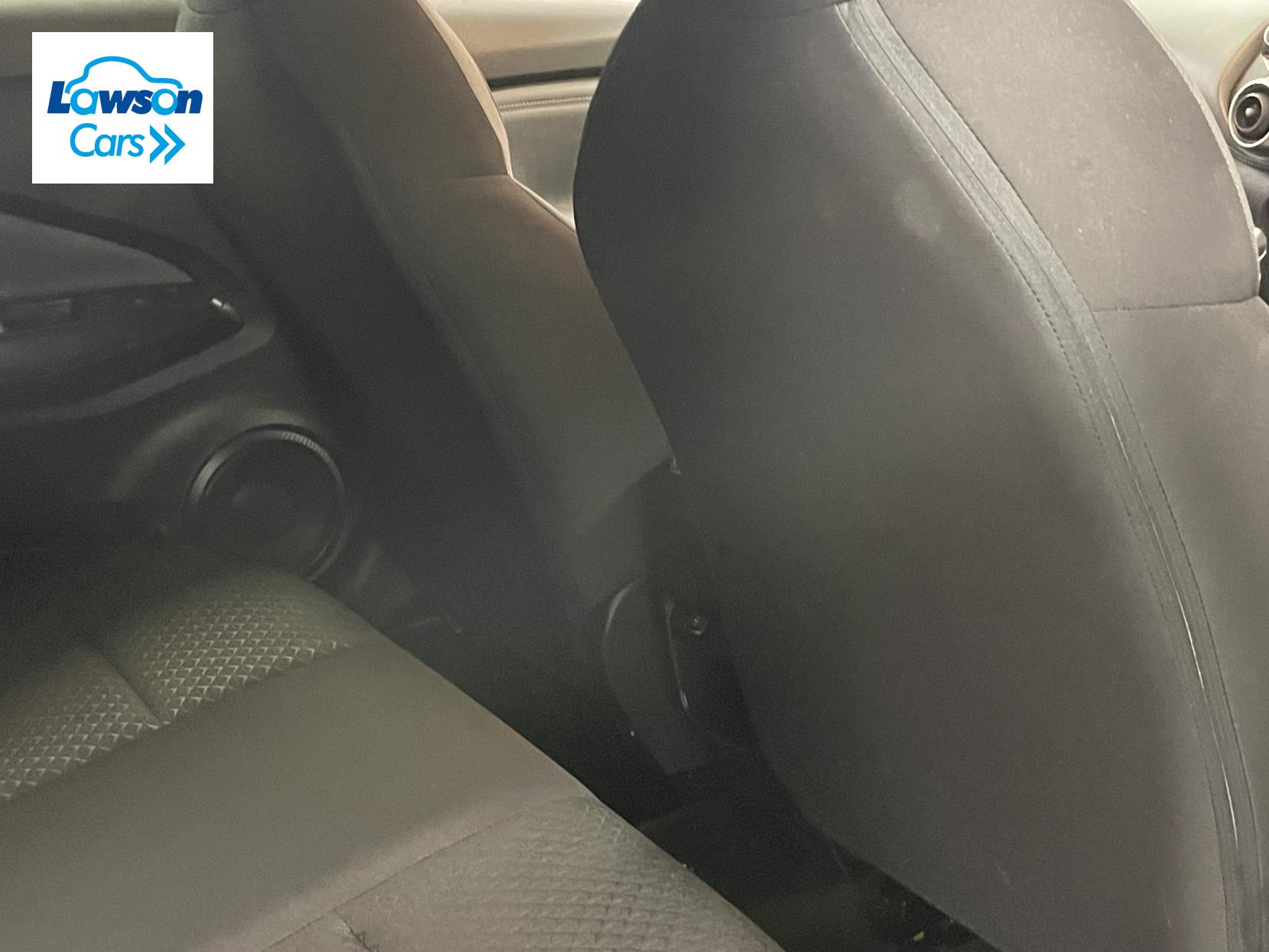 Nissan Juke 1.0 DIG-T N-Connecta SUV 5dr Petrol Manual Euro 6 (s/s) (114 ps)