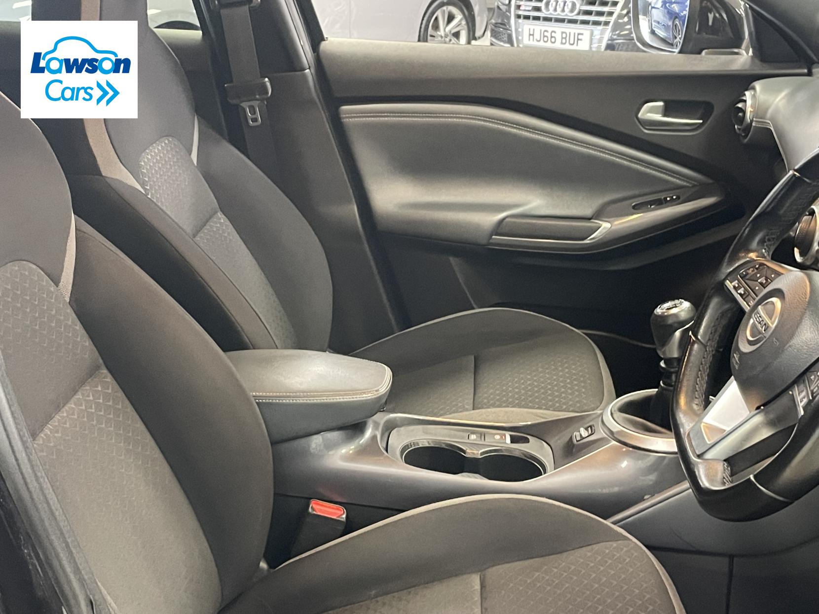 Nissan Juke 1.0 DIG-T N-Connecta SUV 5dr Petrol Manual Euro 6 (s/s) (114 ps)