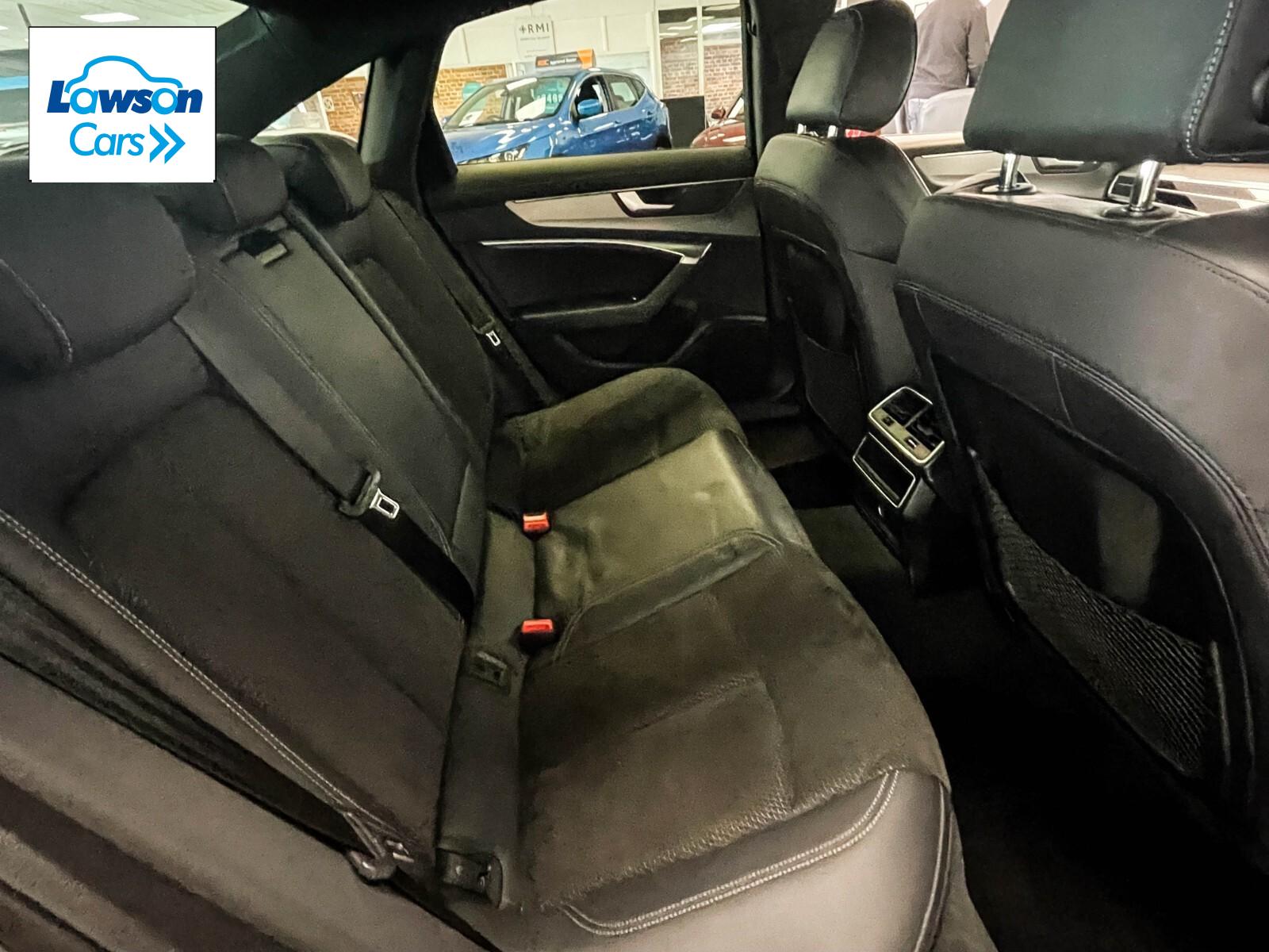 Audi A6 Saloon 2.0 TDI 40 Black Edition Saloon 4dr Diesel S Tronic quattro Euro 6 (s/s) (204 ps)