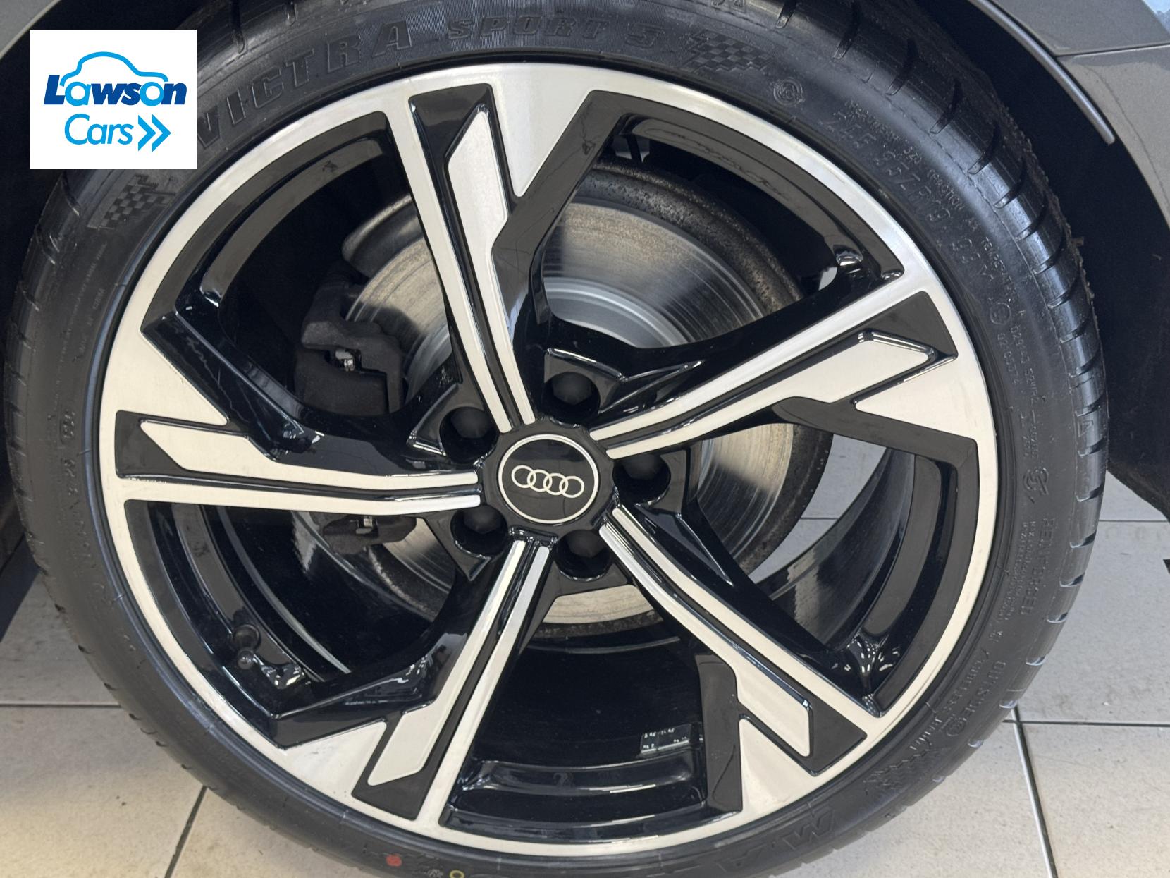 Audi A4 2.0 TFSI 40 Black Edition Saloon 4dr Petrol S Tronic Euro 6 (s/s) (204 ps)