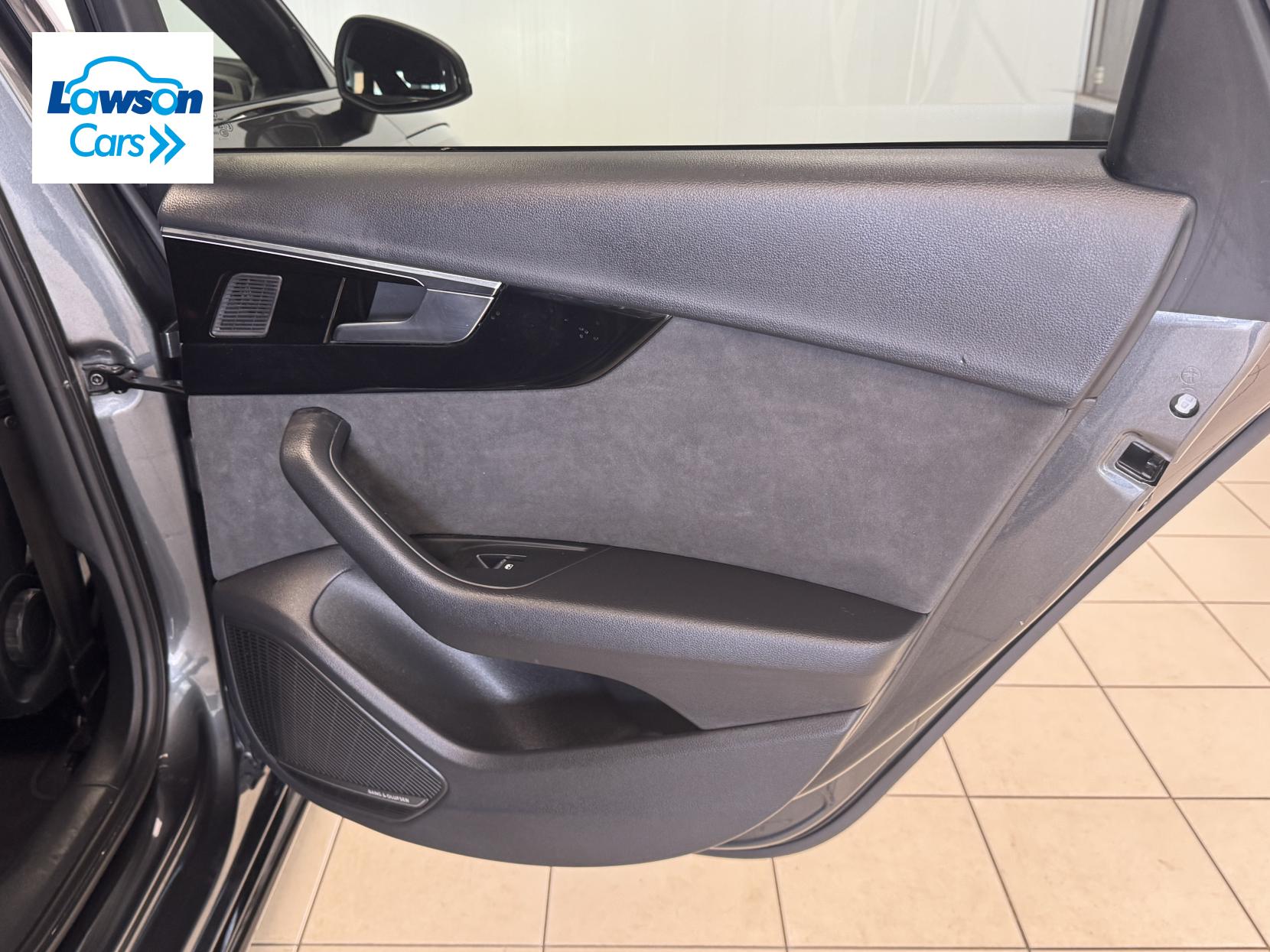 Audi A4 2.0 TFSI 40 Black Edition Saloon 4dr Petrol S Tronic Euro 6 (s/s) (204 ps)