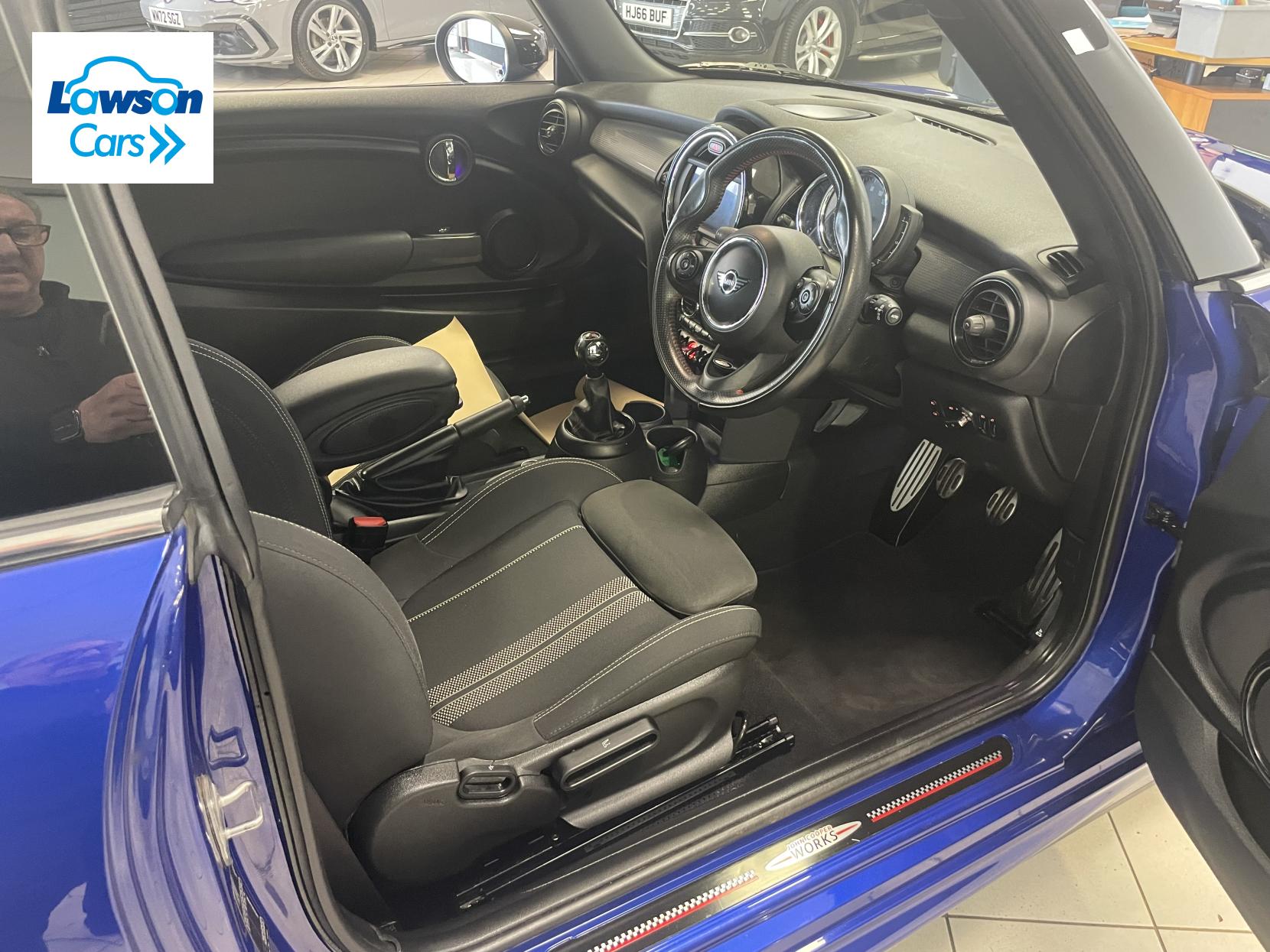 MINI Hatch 1.5 Cooper Sport Hatchback 3dr Petrol Manual Euro 6 (s/s) (136 ps)