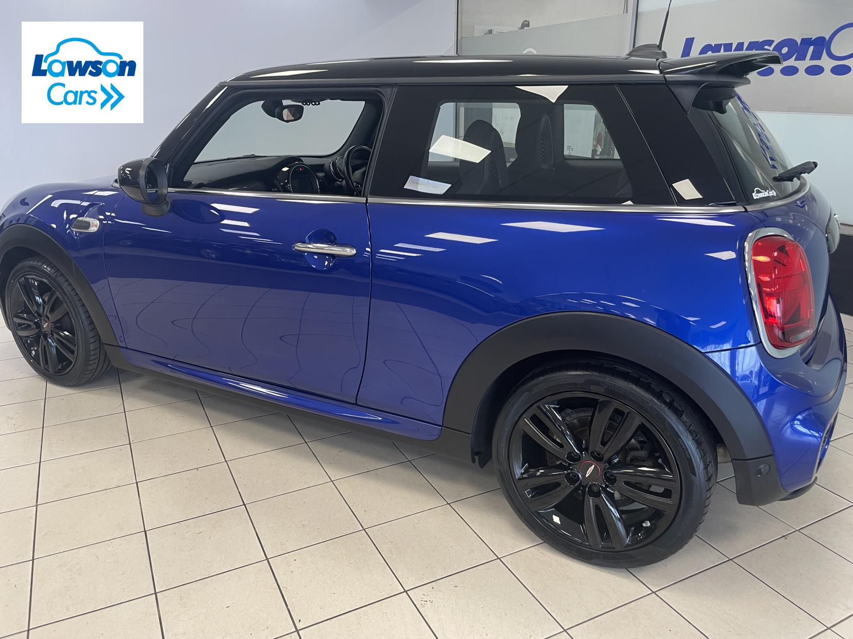 MINI Hatch 1.5 Cooper Sport Hatchback 3dr Petrol Manual Euro 6 (s/s) (136 ps)