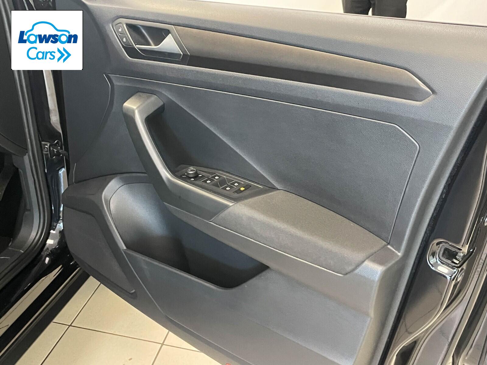 Volkswagen T-roc 1.0 TSI SE 5dr