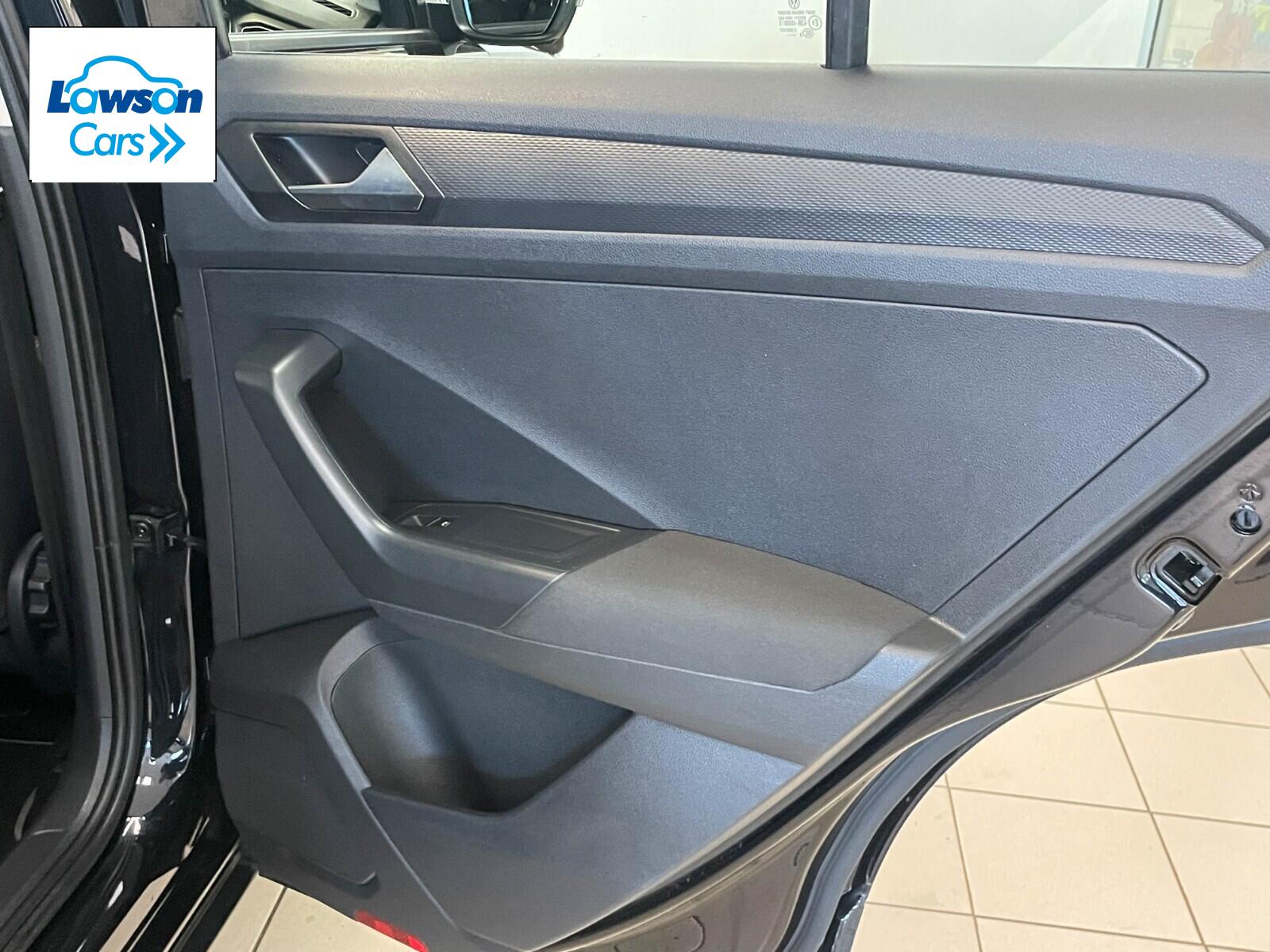 Volkswagen T-roc 1.0 TSI SE 5dr