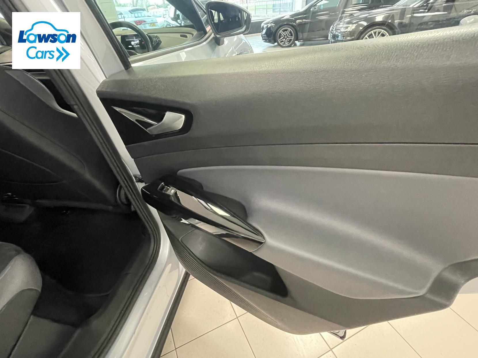 Volkswagen ID.4 Pure 52kWh Life SUV 5dr Electric Auto (148 ps)