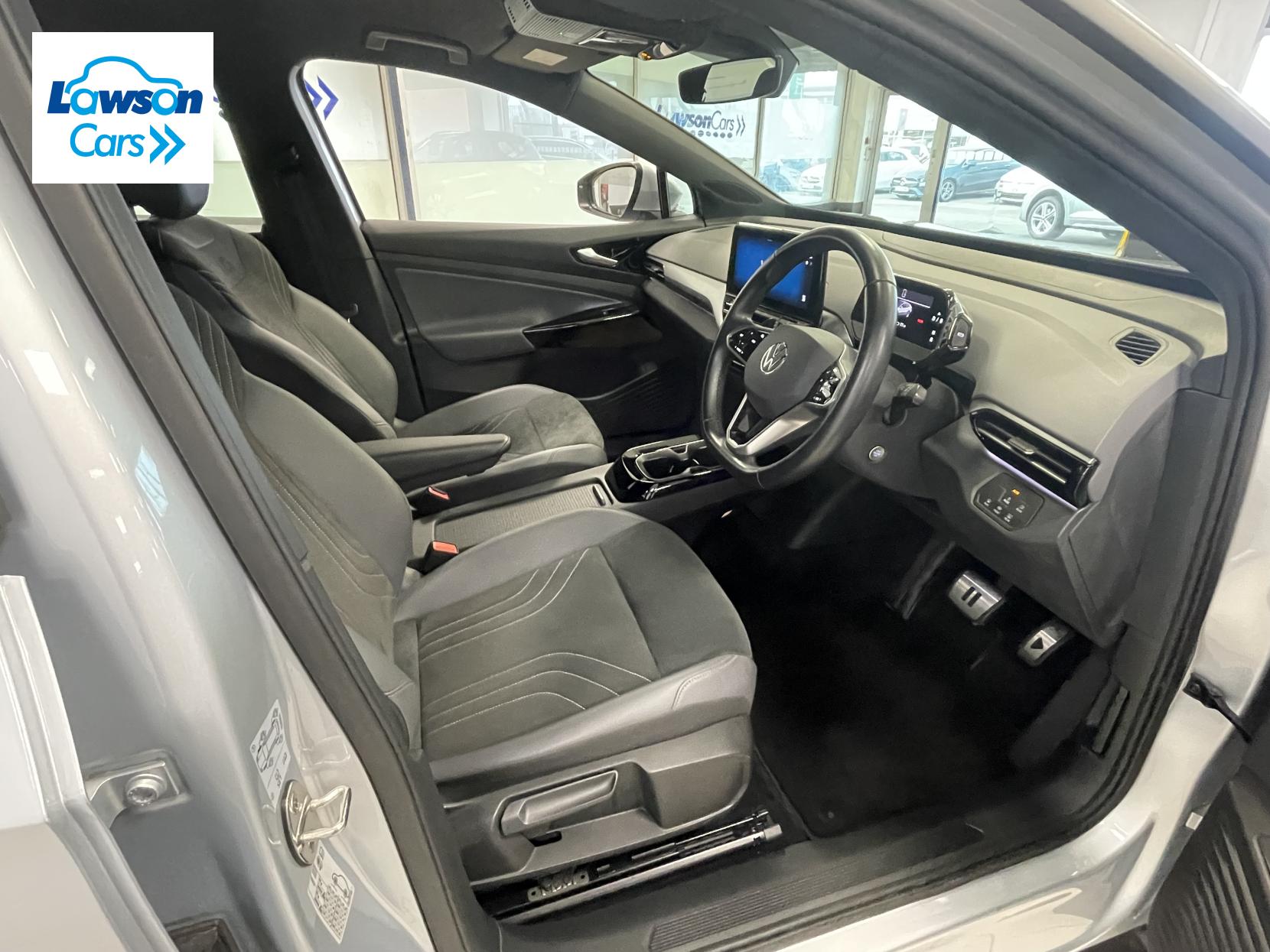 Volkswagen ID.4 Pure 52kWh Life SUV 5dr Electric Auto (148 ps)