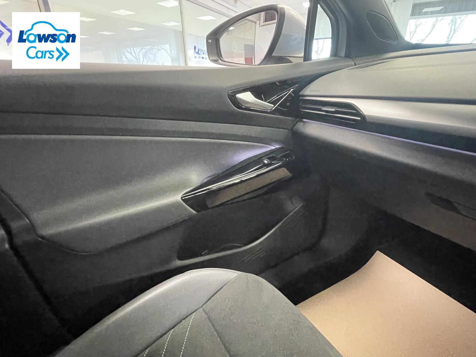 Volkswagen ID.4 Pure 52kWh Life SUV 5dr Electric Auto (148 ps)