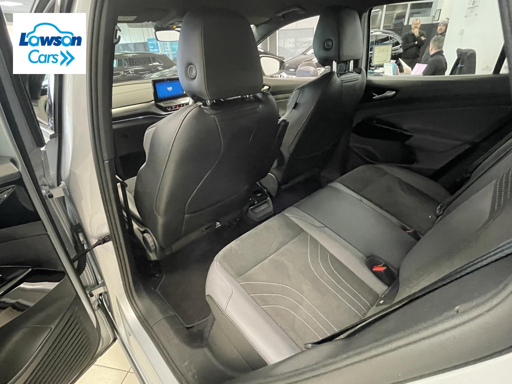 Volkswagen ID.4 Pure 52kWh Life SUV 5dr Electric Auto (148 ps)