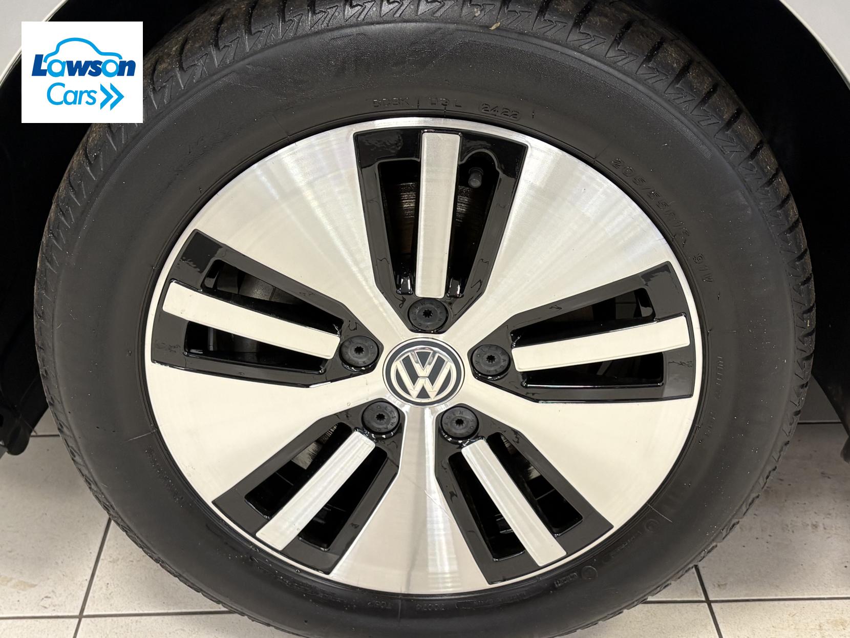 Volkswagen e-Golf 35.8kWh e-Golf Hatchback 5dr Electric Auto (136 ps)