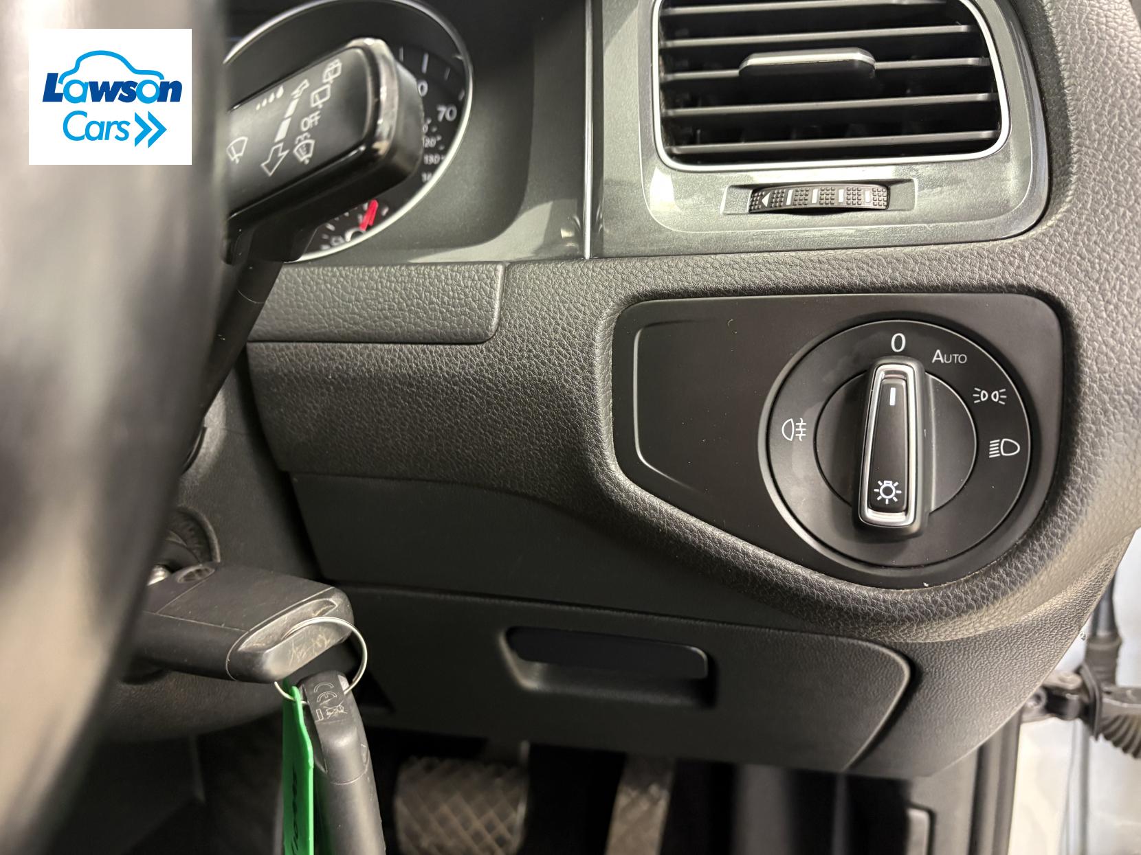 Volkswagen e-Golf 35.8kWh e-Golf Hatchback 5dr Electric Auto (136 ps)