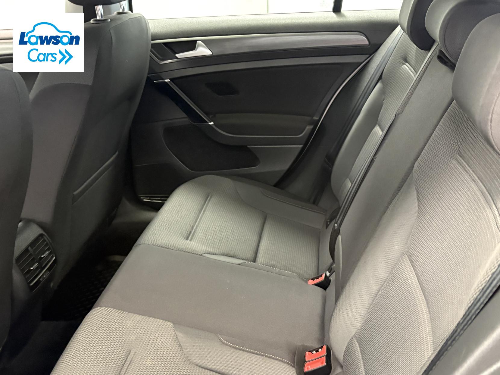 Volkswagen e-Golf 35.8kWh e-Golf Hatchback 5dr Electric Auto (136 ps)