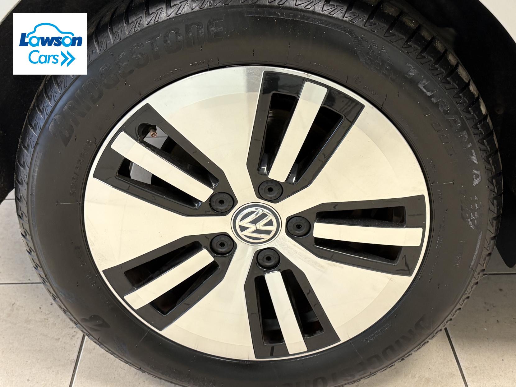 Volkswagen e-Golf 35.8kWh e-Golf Hatchback 5dr Electric Auto (136 ps)