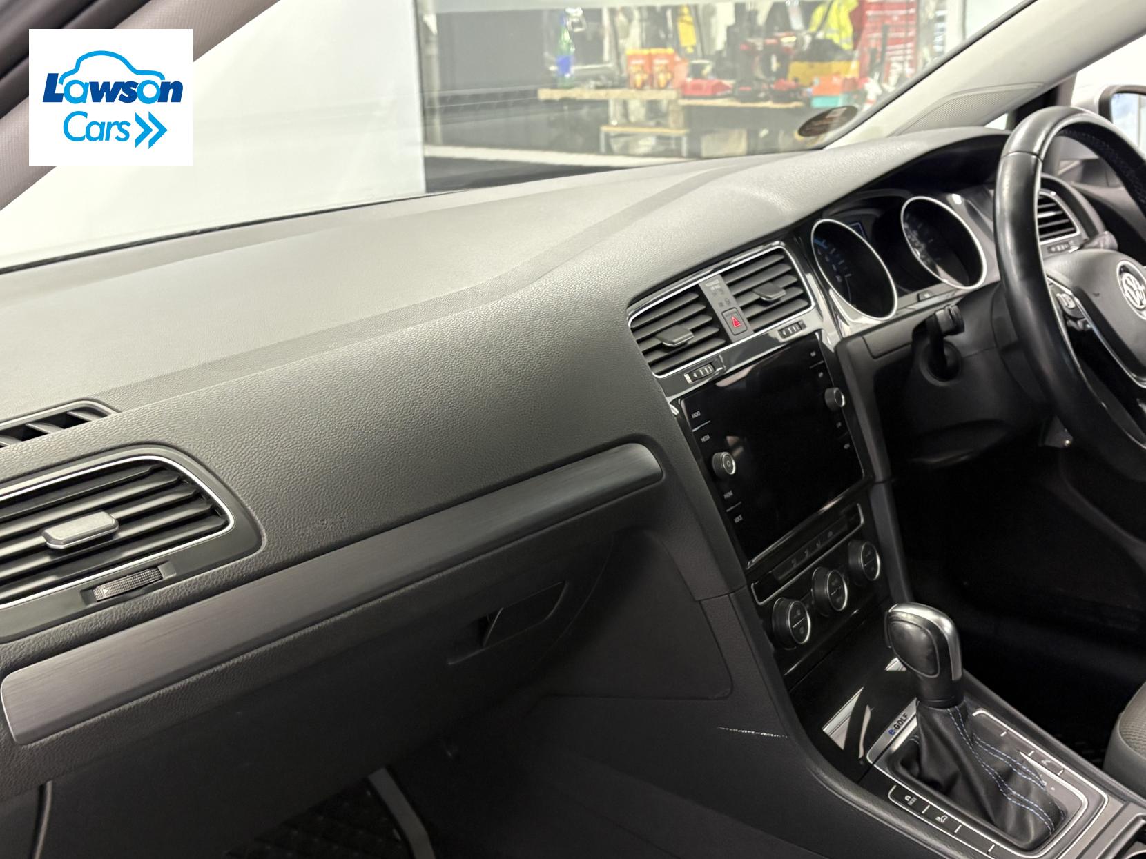 Volkswagen e-Golf 35.8kWh e-Golf Hatchback 5dr Electric Auto (136 ps)