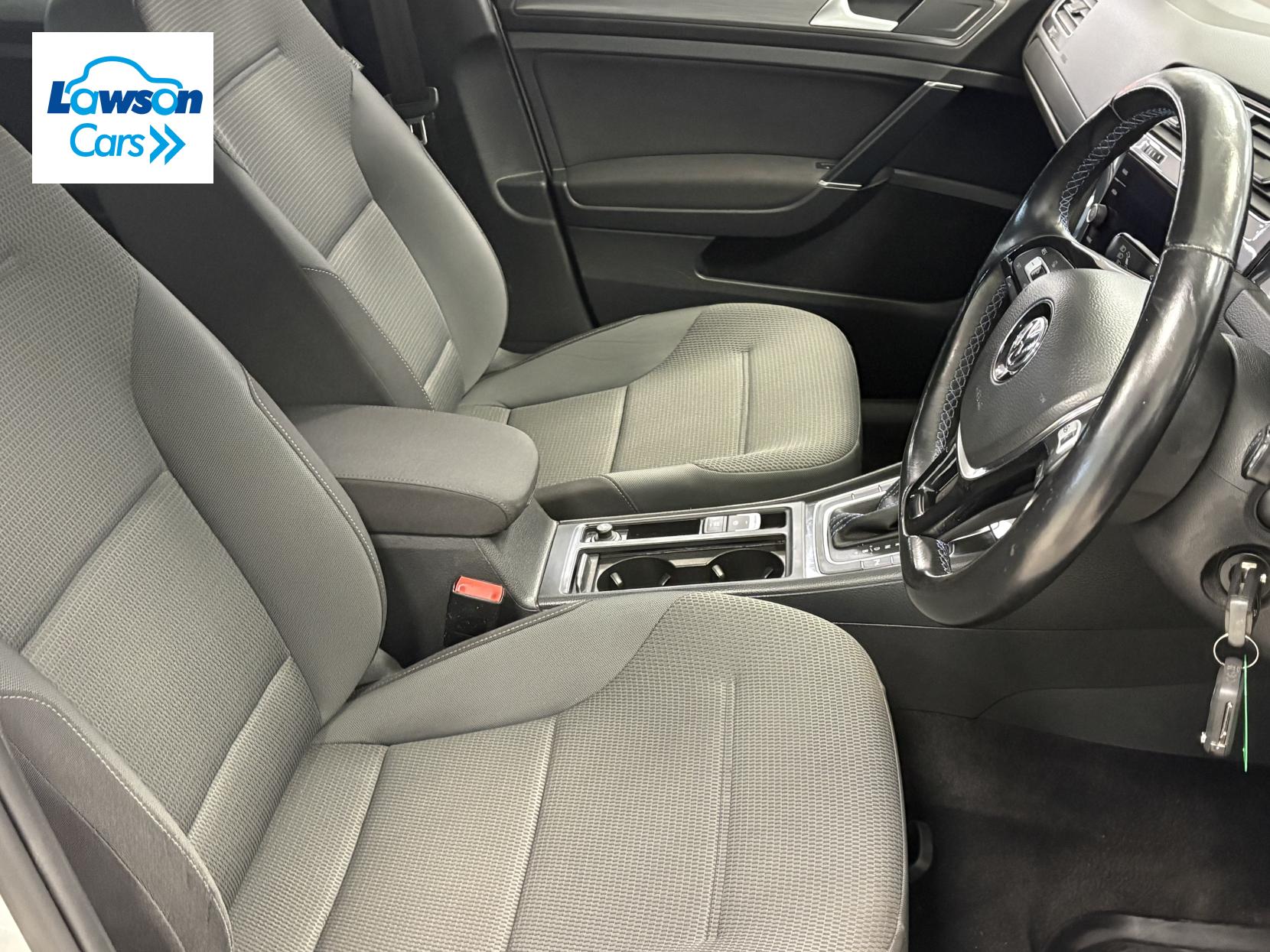 Volkswagen e-Golf 35.8kWh e-Golf Hatchback 5dr Electric Auto (136 ps)