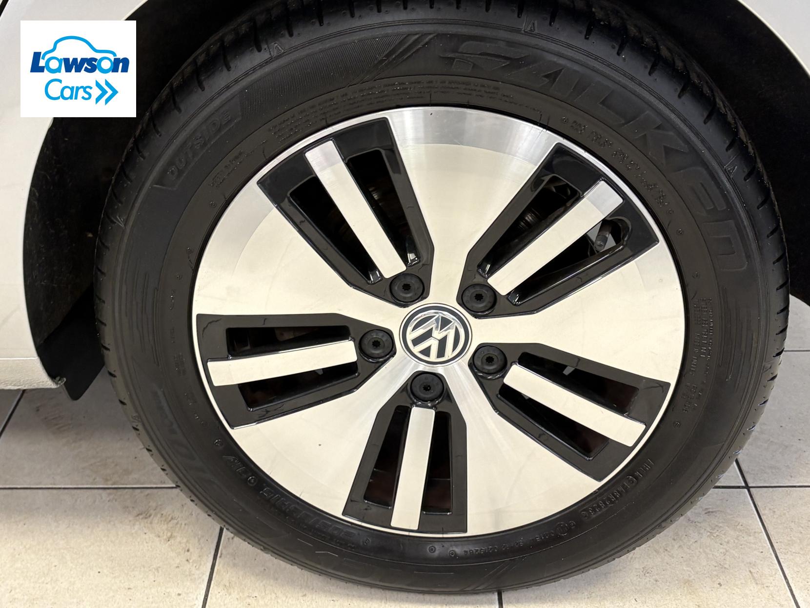 Volkswagen e-Golf 35.8kWh e-Golf Hatchback 5dr Electric Auto (136 ps)