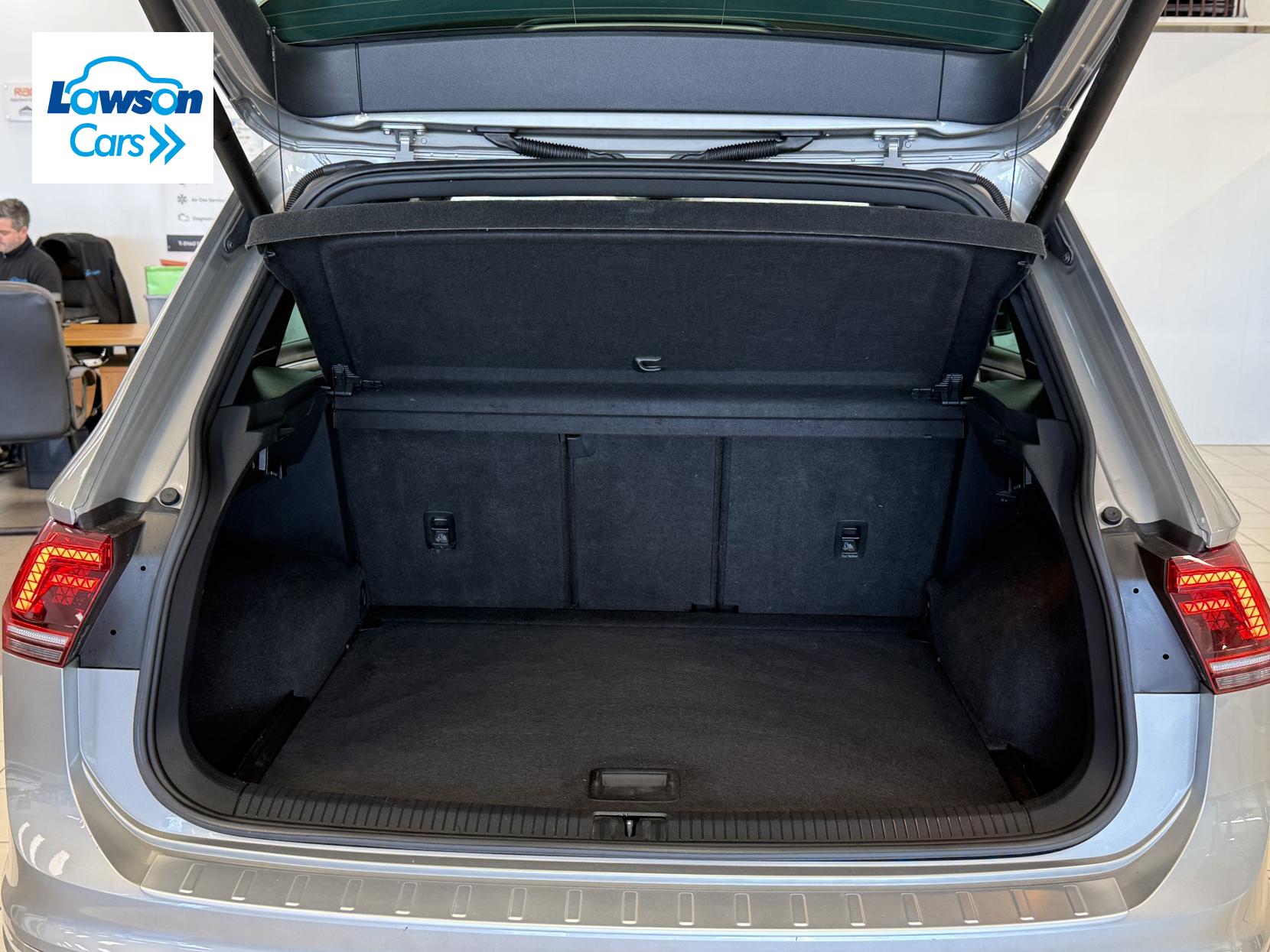 Volkswagen Tiguan 2.0 TDI R-Line Tech SUV 5dr Diesel Manual Euro 6 (s/s) (150 ps)