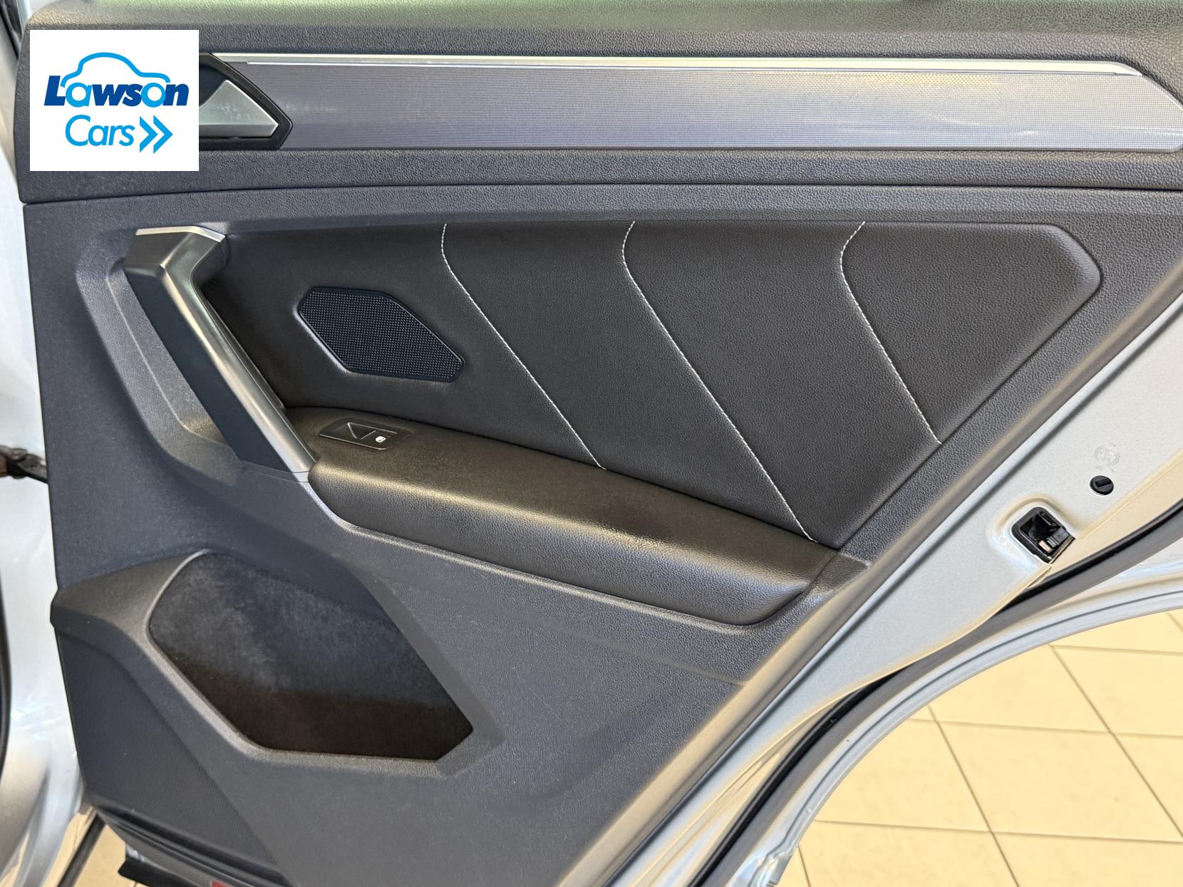 Volkswagen Tiguan 2.0 TDI R-Line Tech SUV 5dr Diesel Manual Euro 6 (s/s) (150 ps)