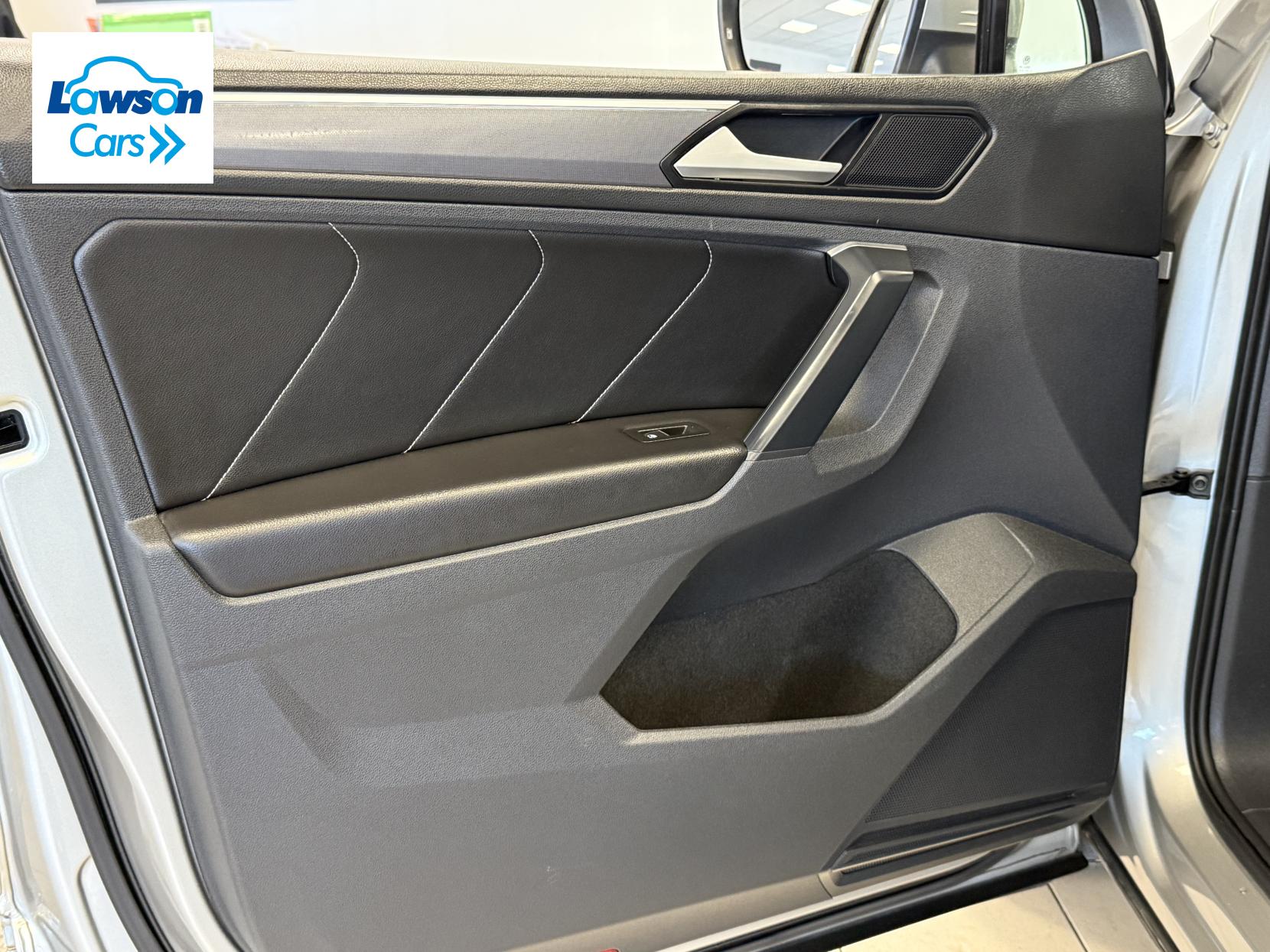 Volkswagen Tiguan 2.0 TDI R-Line Tech SUV 5dr Diesel Manual Euro 6 (s/s) (150 ps)