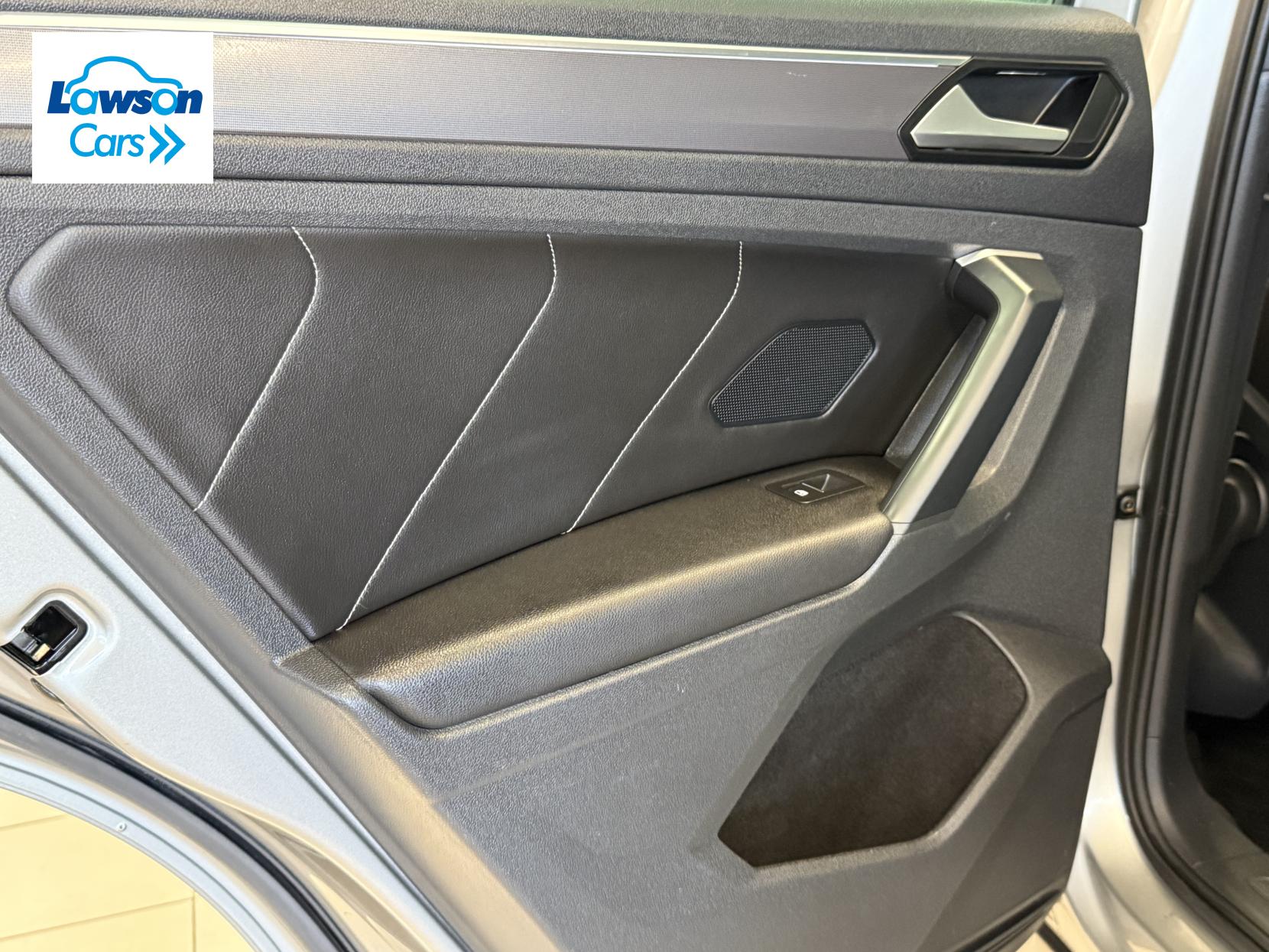 Volkswagen Tiguan 2.0 TDI R-Line Tech SUV 5dr Diesel Manual Euro 6 (s/s) (150 ps)