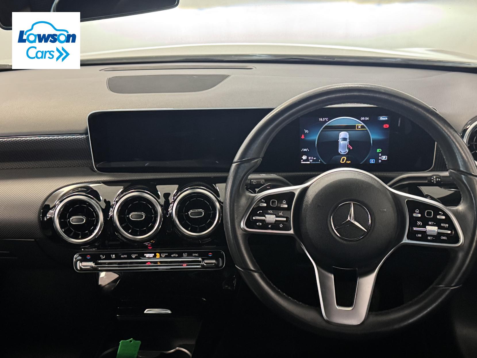 Mercedes-Benz A Class 1.5 A180d Sport (Executive) Hatchback 5dr Diesel 7G-DCT Euro 6 (s/s) (116 ps)