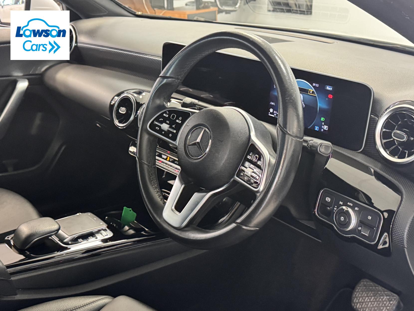 Mercedes-Benz A Class 1.5 A180d Sport (Executive) Hatchback 5dr Diesel 7G-DCT Euro 6 (s/s) (116 ps)