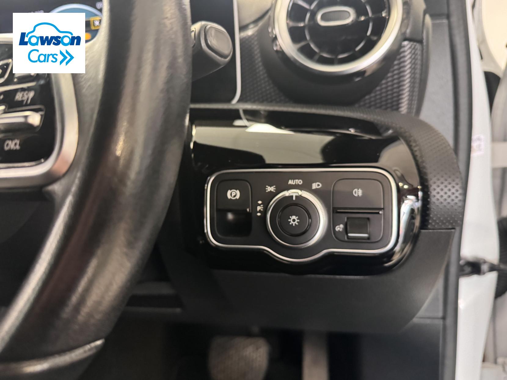 Mercedes-Benz A Class 1.5 A180d Sport (Executive) Hatchback 5dr Diesel 7G-DCT Euro 6 (s/s) (116 ps)